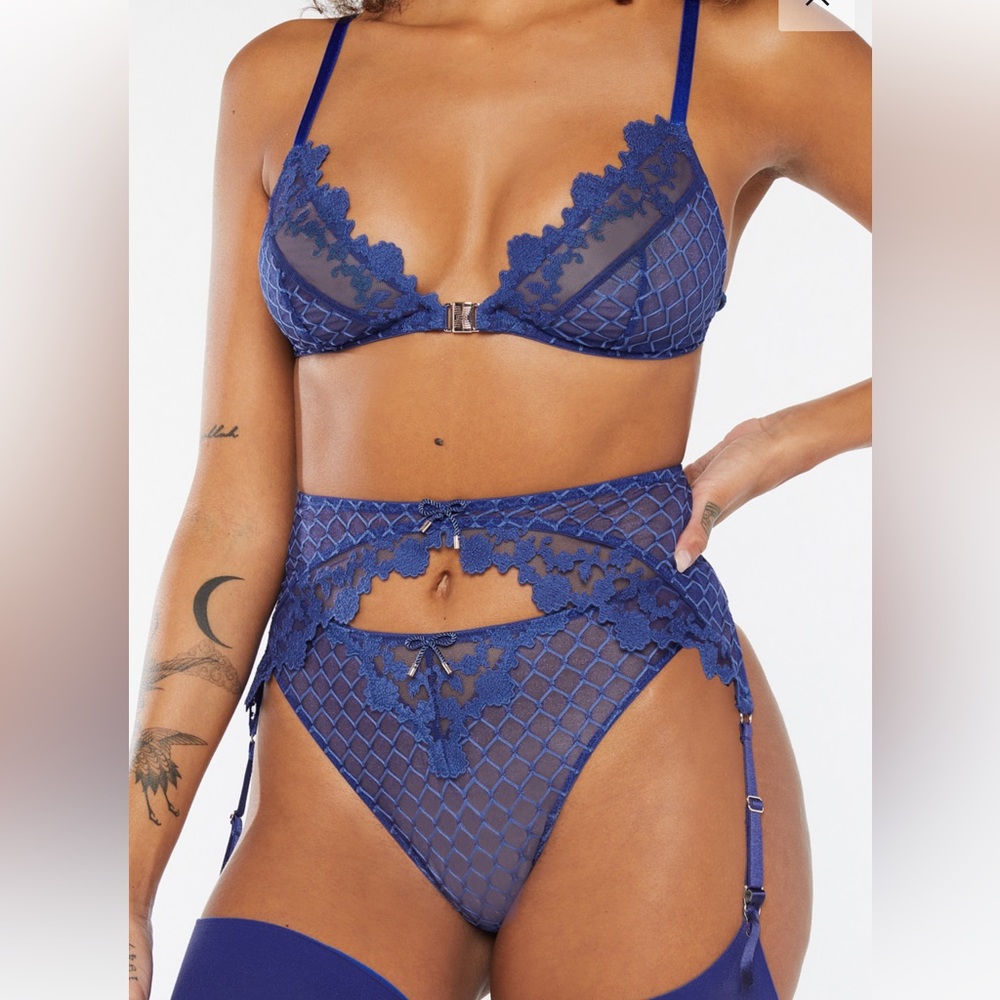 Savage x Fenty Baroque Bondage Bralette, Brazilian & Garter Belt NWT 3pc SET